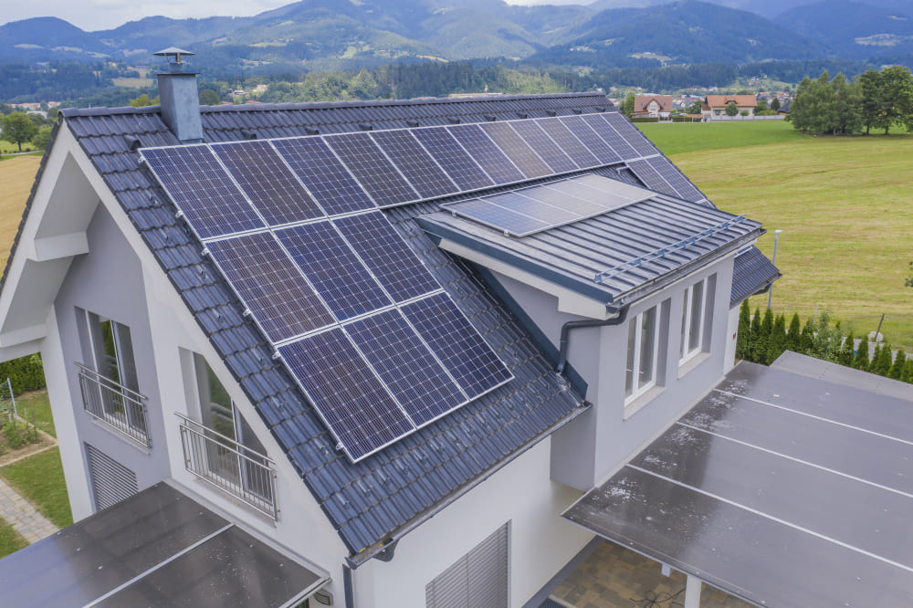 Hochwertige Photovoltaik aus Polen mit Montage in Deutschland