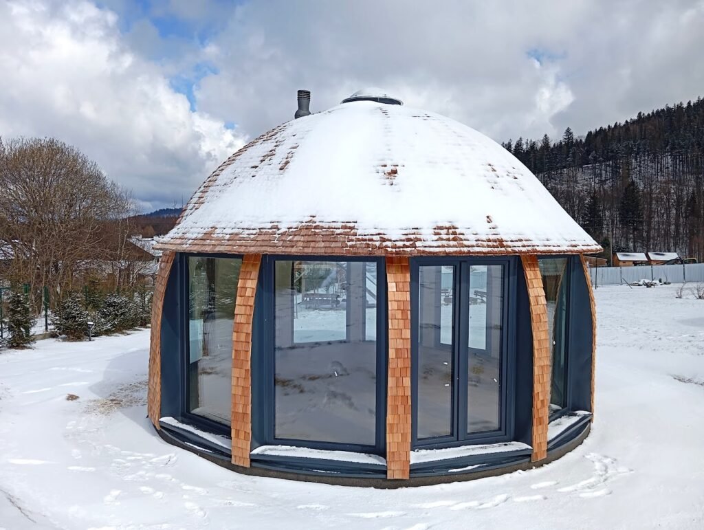 Kuppelhaus aus Polen