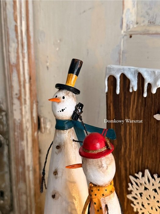Schneemann-Familie – Handgemachte Weihnachtsdekoration aus Holz