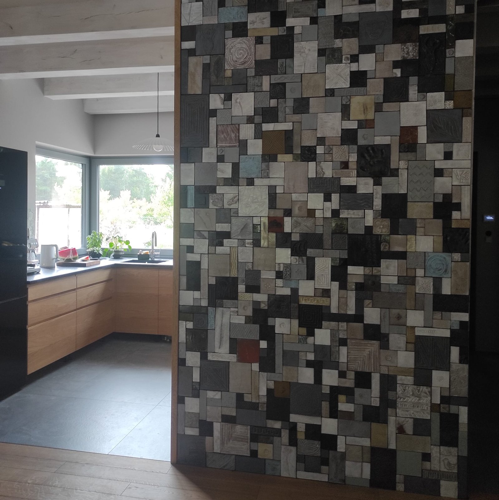 Keramische Kunstwand