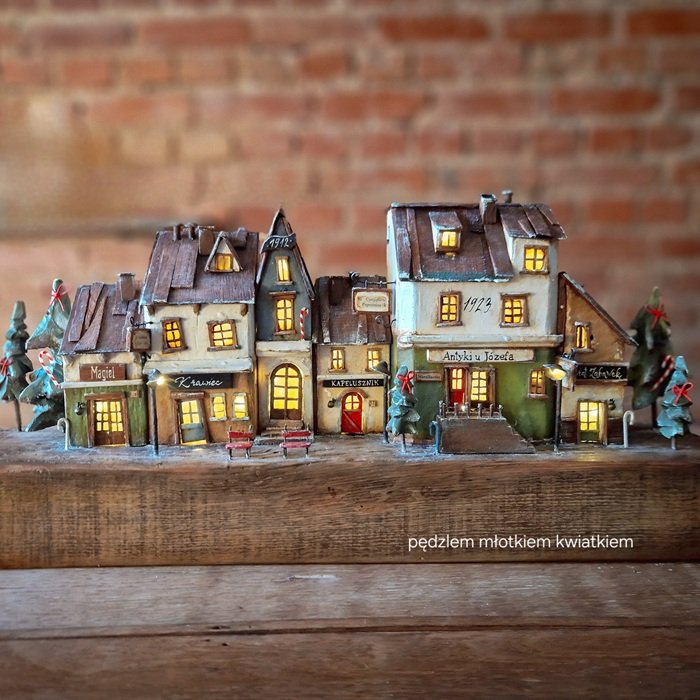 Miniatur-Weihnachtsdorf aus Holz