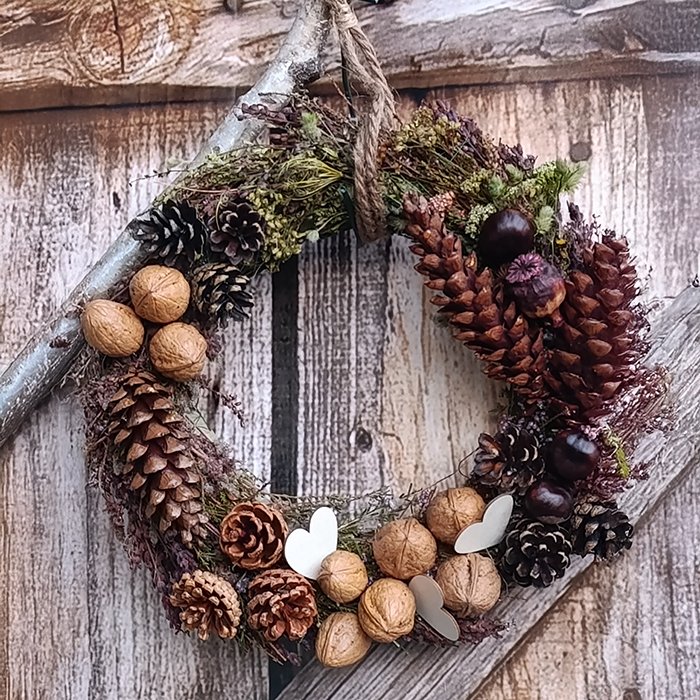 Handgemachte Naturkränze